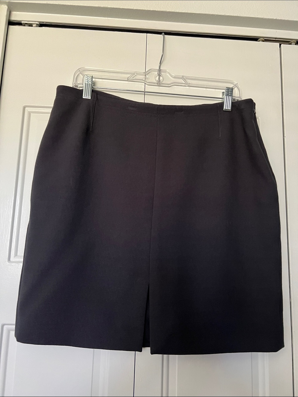 Like new - Banana Republic Black Pencil Skirt with Front Split - 12P